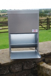 HEAVY DUTY 17.5 kg GALVANISED TREADLE POULTRY FEEDER